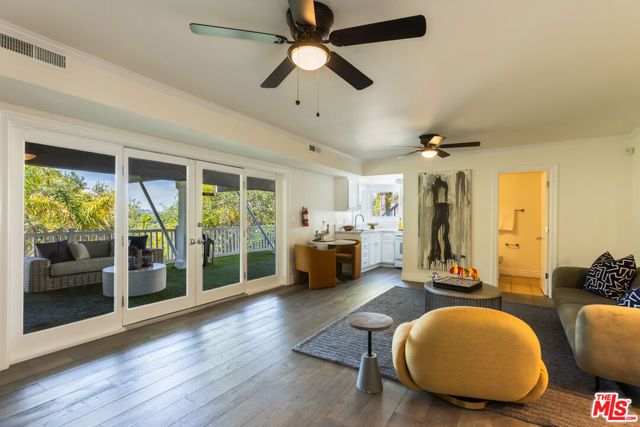 3819 Sunswept Drive, Studio City (los Angeles), CA 91604