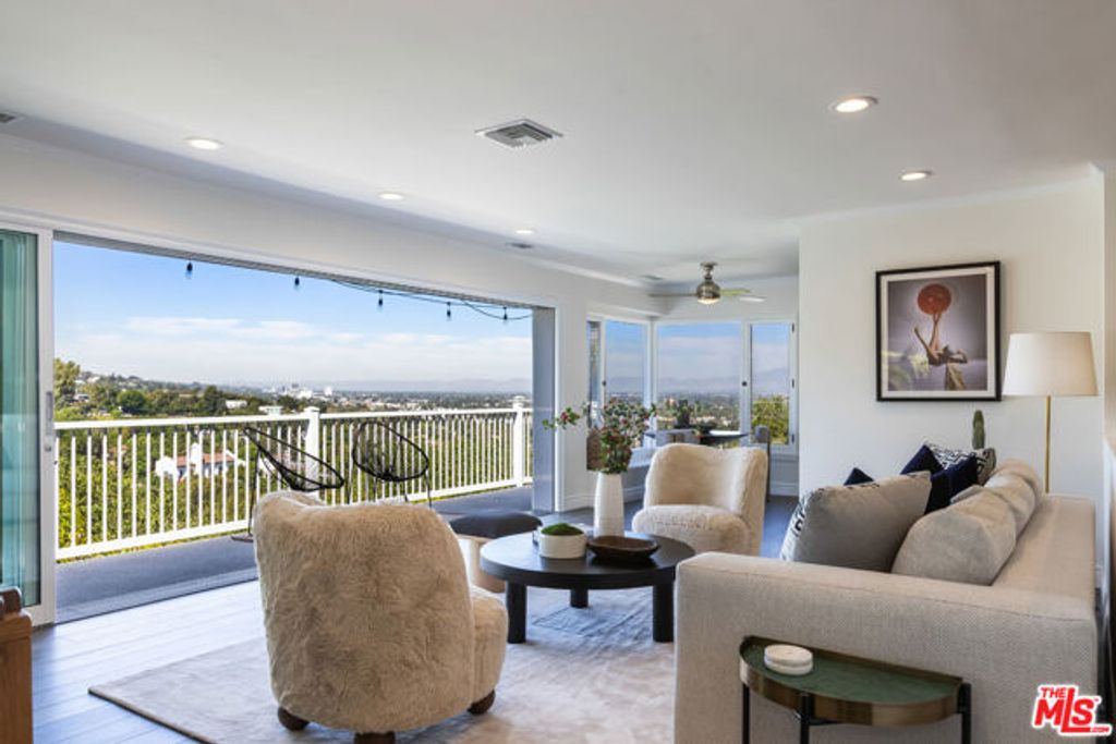 3819 Sunswept Drive, Studio City (los Angeles), CA 91604