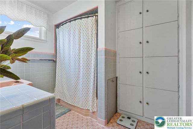 30 North 37th Street, South Whitehall Twp, PA 18104