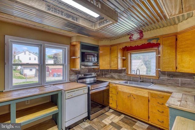 619 NORTH ST, Lykens, PA 17048