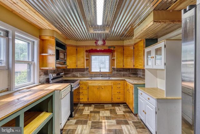 619 NORTH ST, Lykens, PA 17048