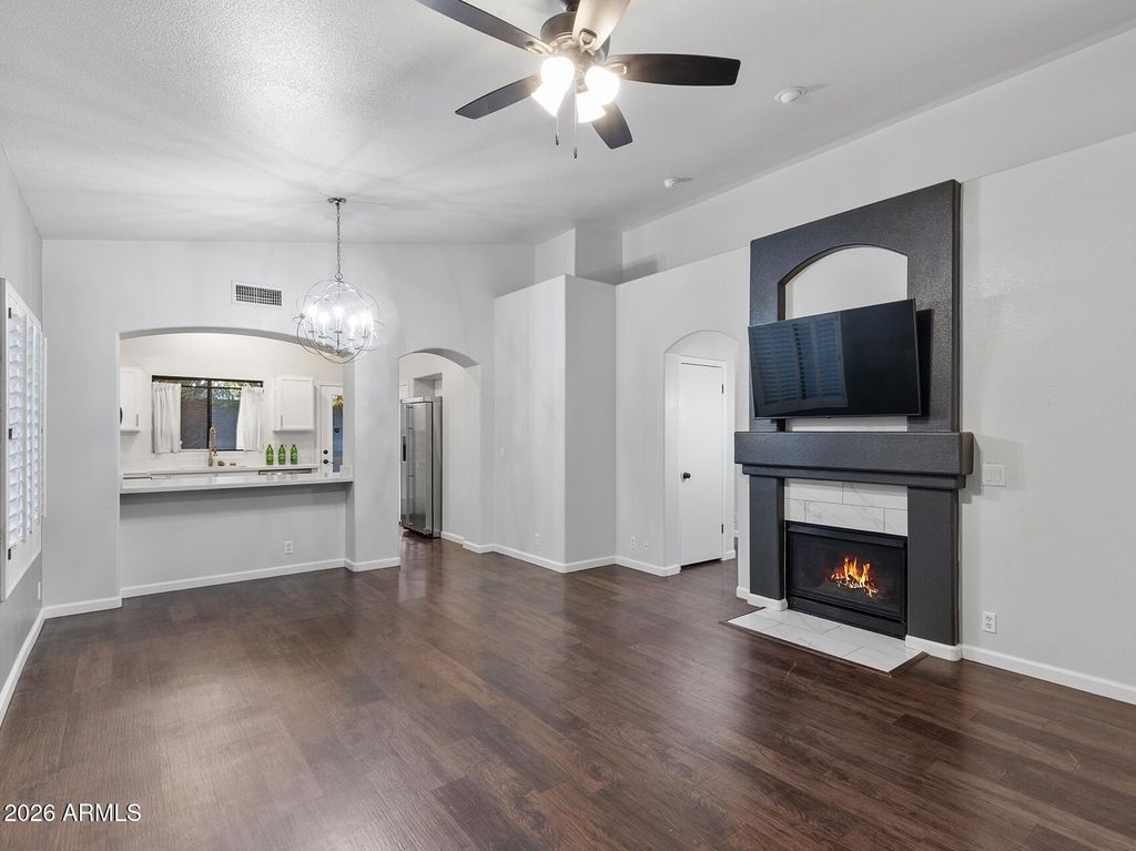 8814 W Shaw Butte Drive, Peoria, AZ 85345 — photo 2