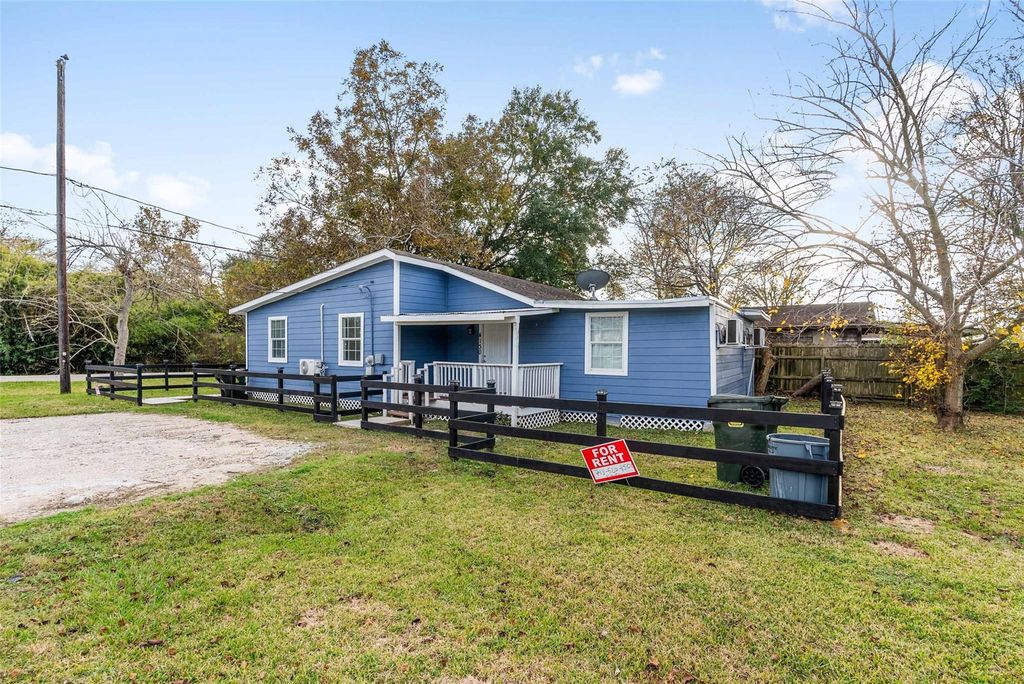 4126 Paladino Street 4030, Bacliff, TX 77518