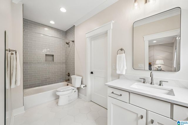 3 TROON, Birmingham, AL 35242