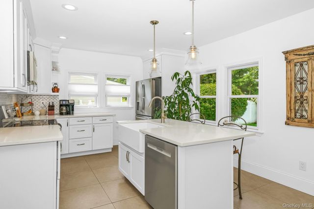 228 Van Cott Avenue, Farmingdale, NY 11735