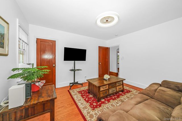 228 Van Cott Avenue, Farmingdale, NY 11735