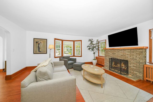 228 Van Cott Avenue, Farmingdale, NY 11735