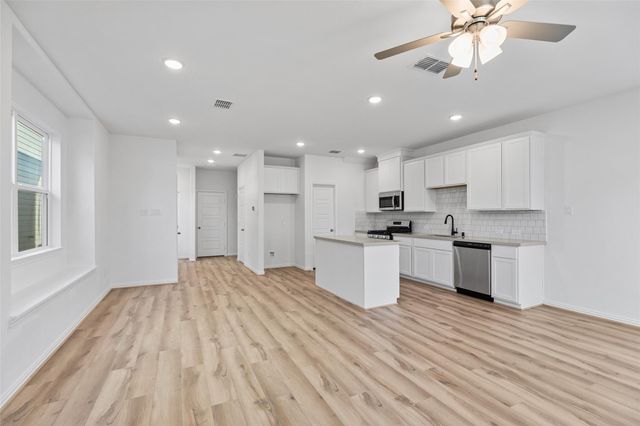 2238 Villa Clara Drive, Friendswood, TX 77546