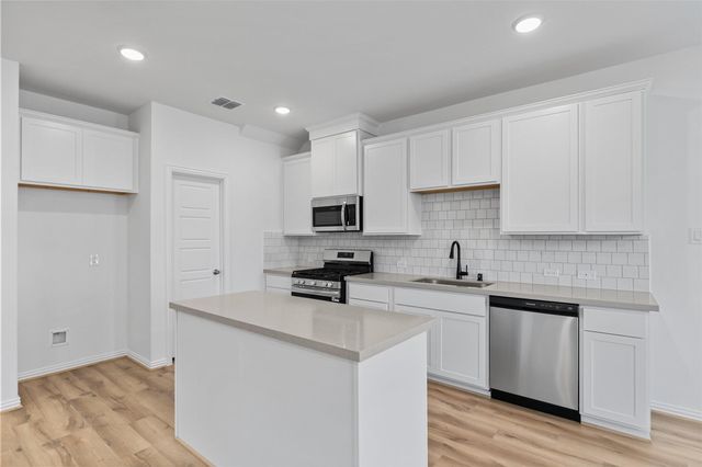 2238 Villa Clara Drive, Friendswood, TX 77546