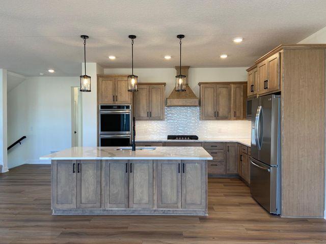 16651 S Manor Road, Eden Prairie, MN 55344