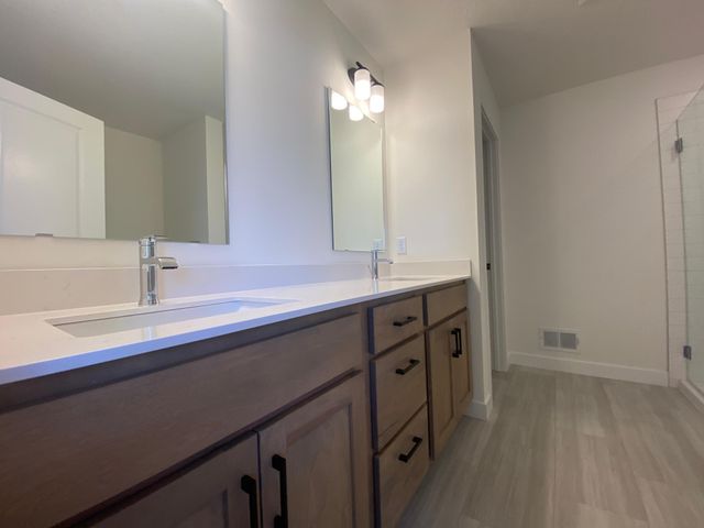 16651 S Manor Road, Eden Prairie, MN 55344