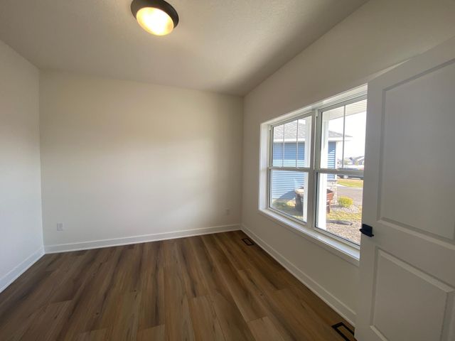 16651 S Manor Road, Eden Prairie, MN 55344