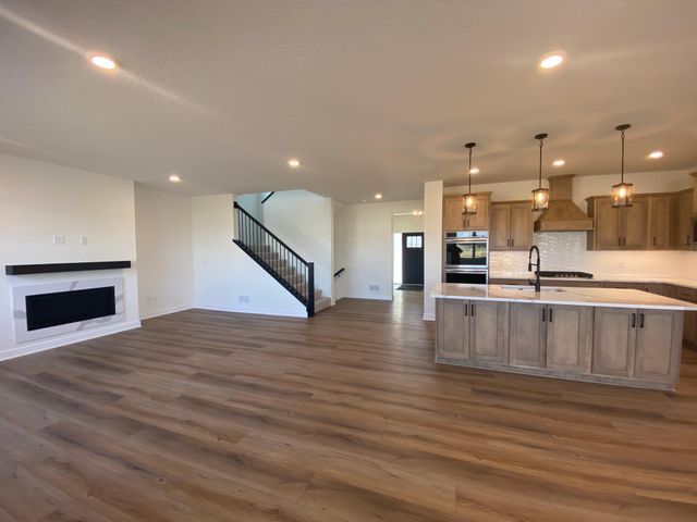 16651 S Manor Road, Eden Prairie, MN 55344