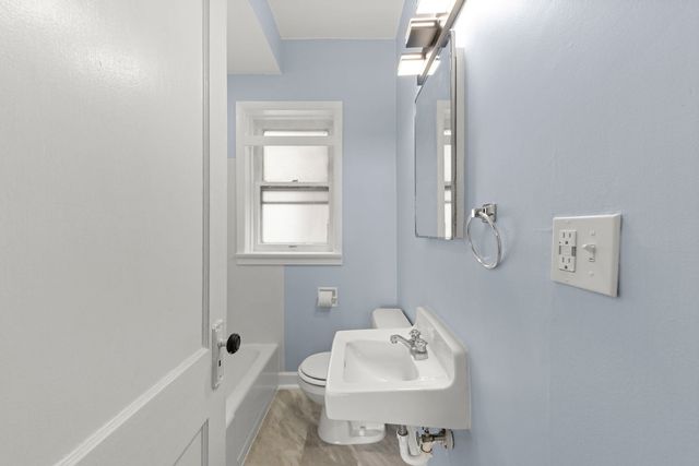 9118 Lincoln Avenue 1, Brookfield, IL 60513