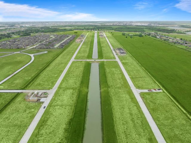 12126 Old Fashion Circle, Mont Belvieu, TX 77535