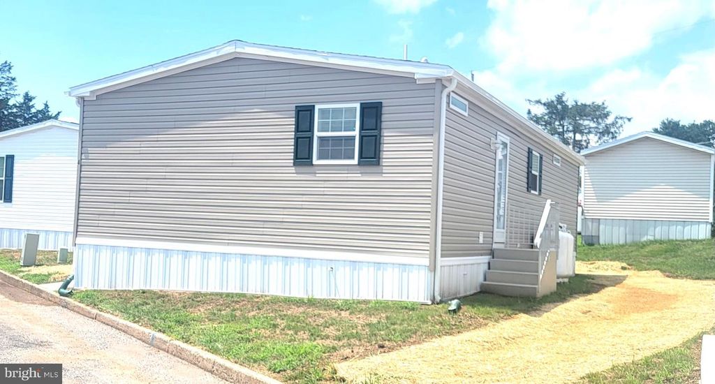 4 JOSEPH AVE, Birdsboro, PA 19508