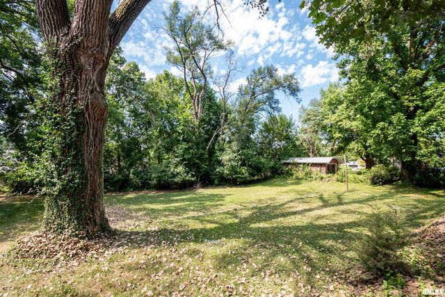 120 Mount Aire Drive, East Peoria, IL 61611