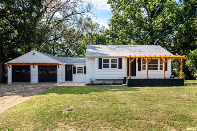 120 Mount Aire Drive, East Peoria, IL 61611