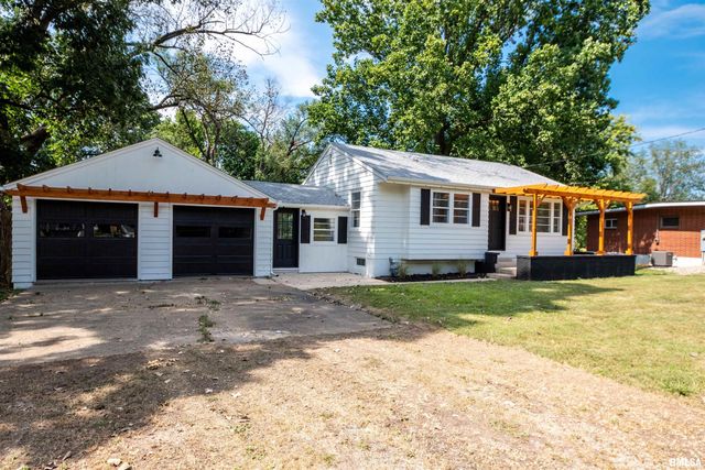 120 Mount Aire Drive, East Peoria, IL 61611