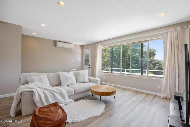 593 Benson Way, Thousand Oaks, CA 91360