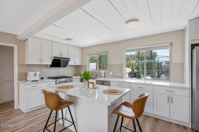 593 Benson Way, Thousand Oaks, CA 91360