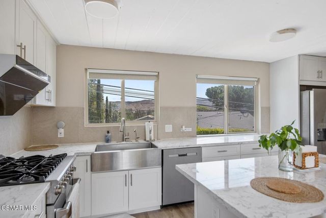593 Benson Way, Thousand Oaks, CA 91360