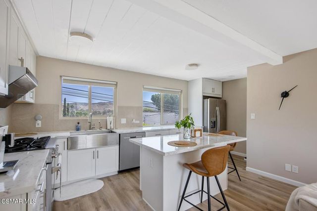 593 Benson Way, Thousand Oaks, CA 91360