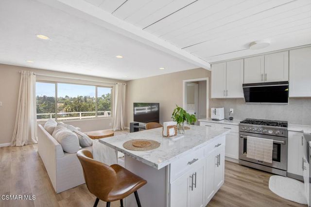 593 Benson Way, Thousand Oaks, CA 91360