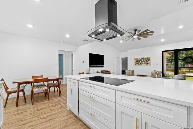 212 Shadywood, Boerne, TX 78006