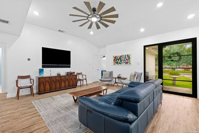 212 Shadywood, Boerne, TX 78006