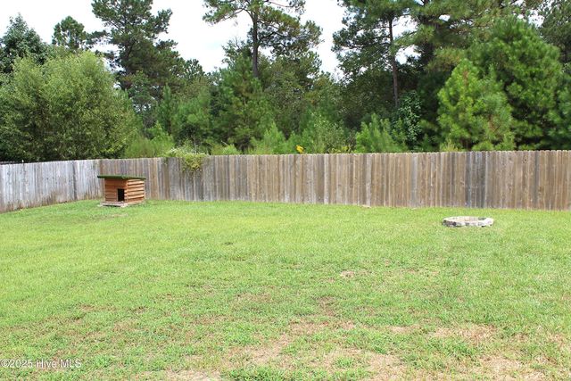 107 Lilac Lane, Richlands, NC 28574