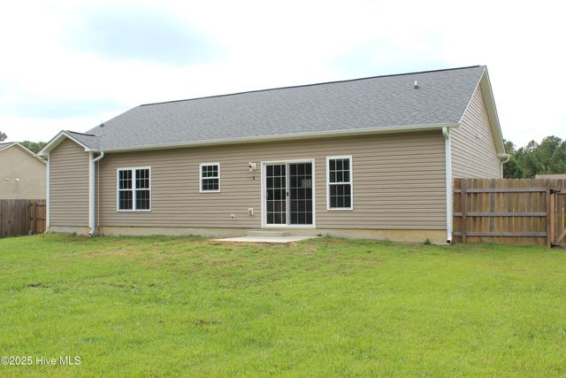 107 Lilac Lane, Richlands, NC 28574