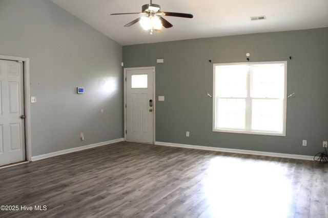 107 Lilac Lane, Richlands, NC 28574