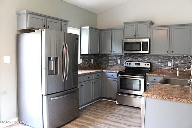 107 Lilac Lane, Richlands, NC 28574