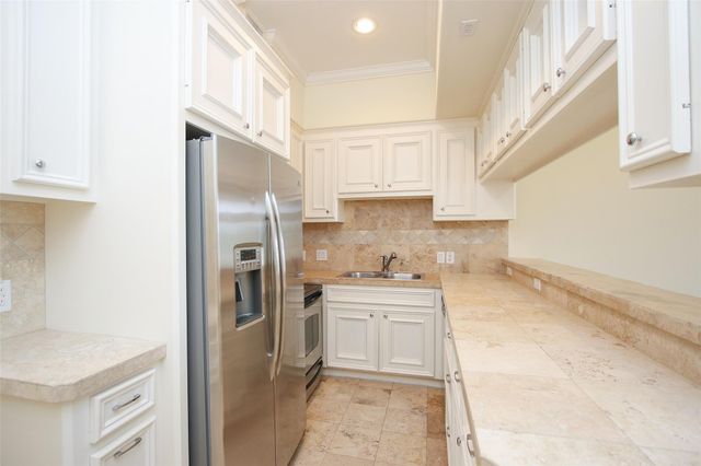 2701 Helena Street 202, Houston, TX 77006