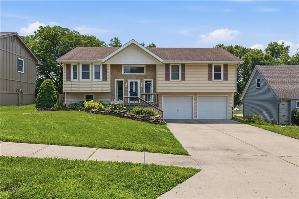 7309 Erika Court, Pleasant Valley, MO 64068