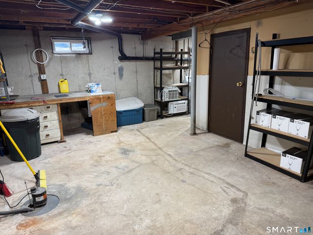 109 Red Robin Road, Naugatuck, CT 06770