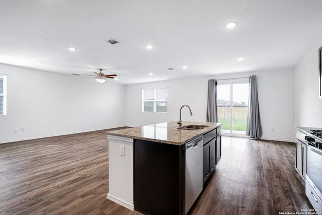 5863 Hematite Rim, San Antonio, TX 78222