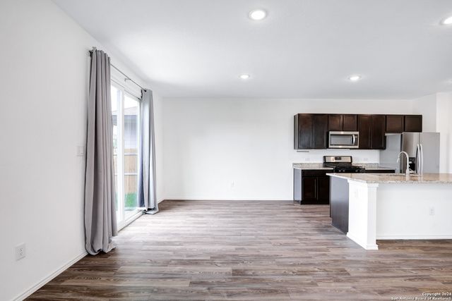 5863 Hematite Rim, San Antonio, TX 78222