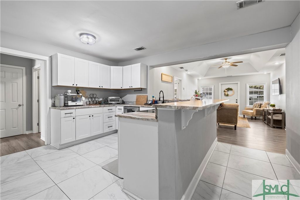 Image 19 of property listing at 1712 E 39th Street, Savannah, GA 31404