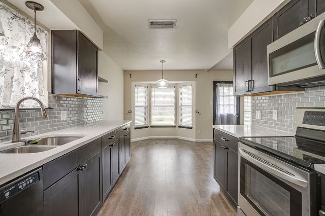 2733 Southpark Lane, Fort Worth, TX 76133