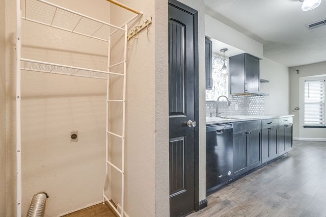 2733 Southpark Lane, Fort Worth, TX 76133