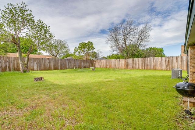 2733 Southpark Lane, Fort Worth, TX 76133