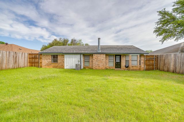 2733 Southpark Lane, Fort Worth, TX 76133