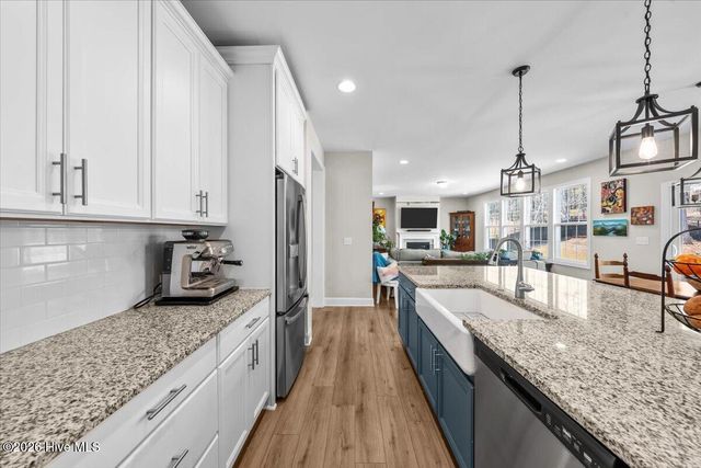 980 W Hedgelawn Way, Southern Pines, NC 28387