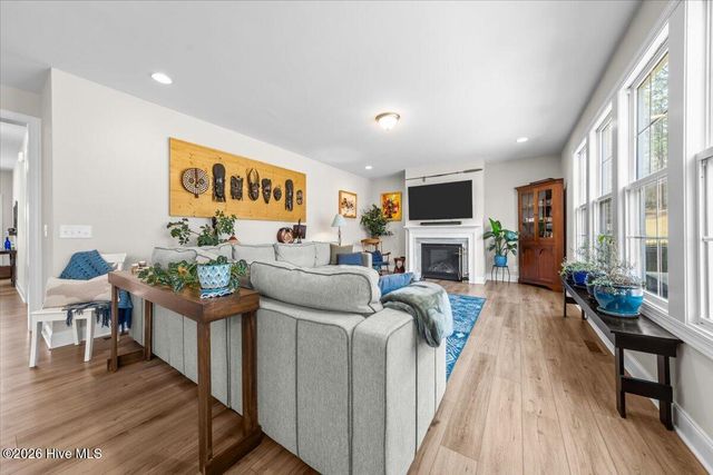 980 W Hedgelawn Way, Southern Pines, NC 28387