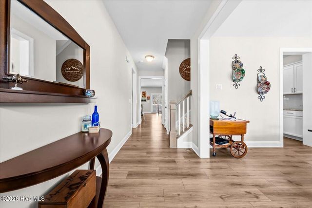 980 W Hedgelawn Way, Southern Pines, NC 28387