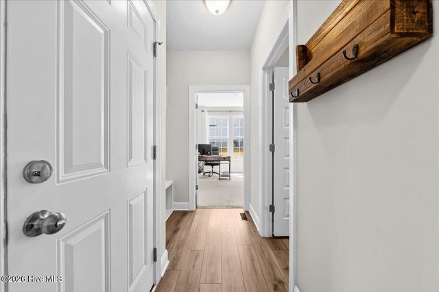 980 W Hedgelawn Way, Southern Pines, NC 28387