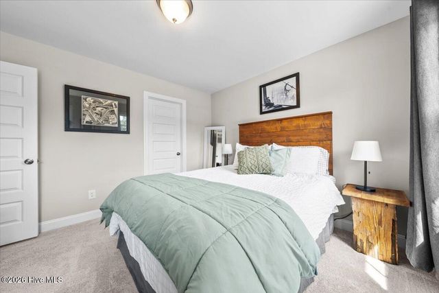 980 W Hedgelawn Way, Southern Pines, NC 28387