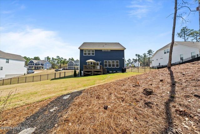 980 W Hedgelawn Way, Southern Pines, NC 28387